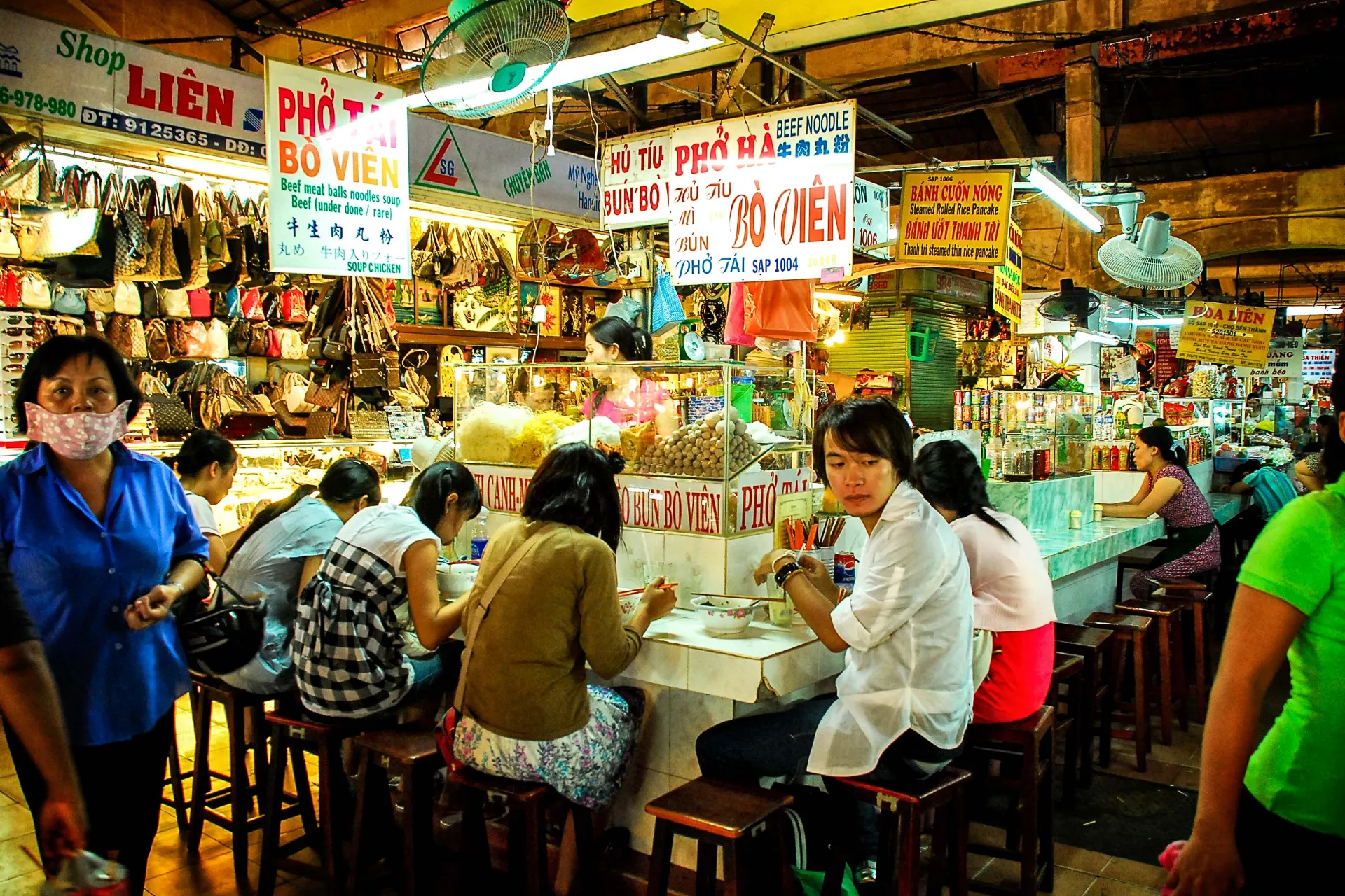 Targ Binh Tay w Ho Chi Minh City