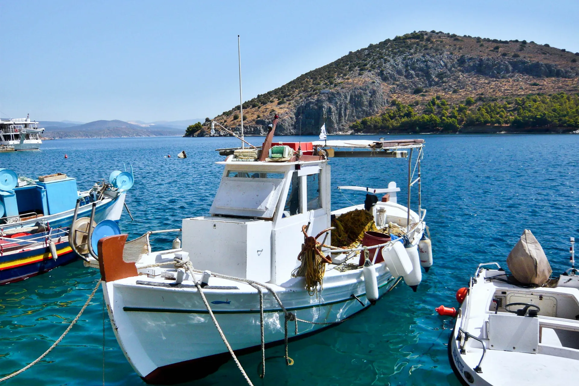 Oprócz turystyki Tolo utrzymuje się z rybołówstwa Oprócz turystyki Tolo utrzymuje się z rybołówstwa