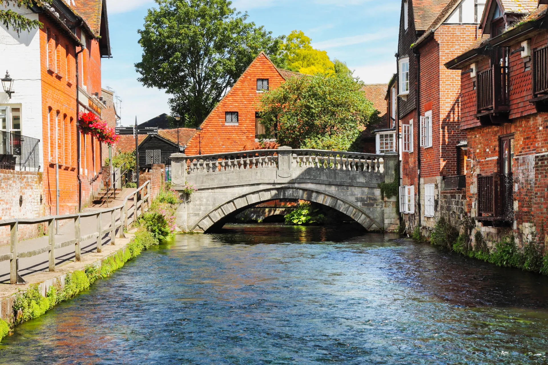 Winchester – znane z uroku, mostów i klasycznej angielskiej architektury Winchester – znane z uroku, mostów i klasycznej angielskiej architektury