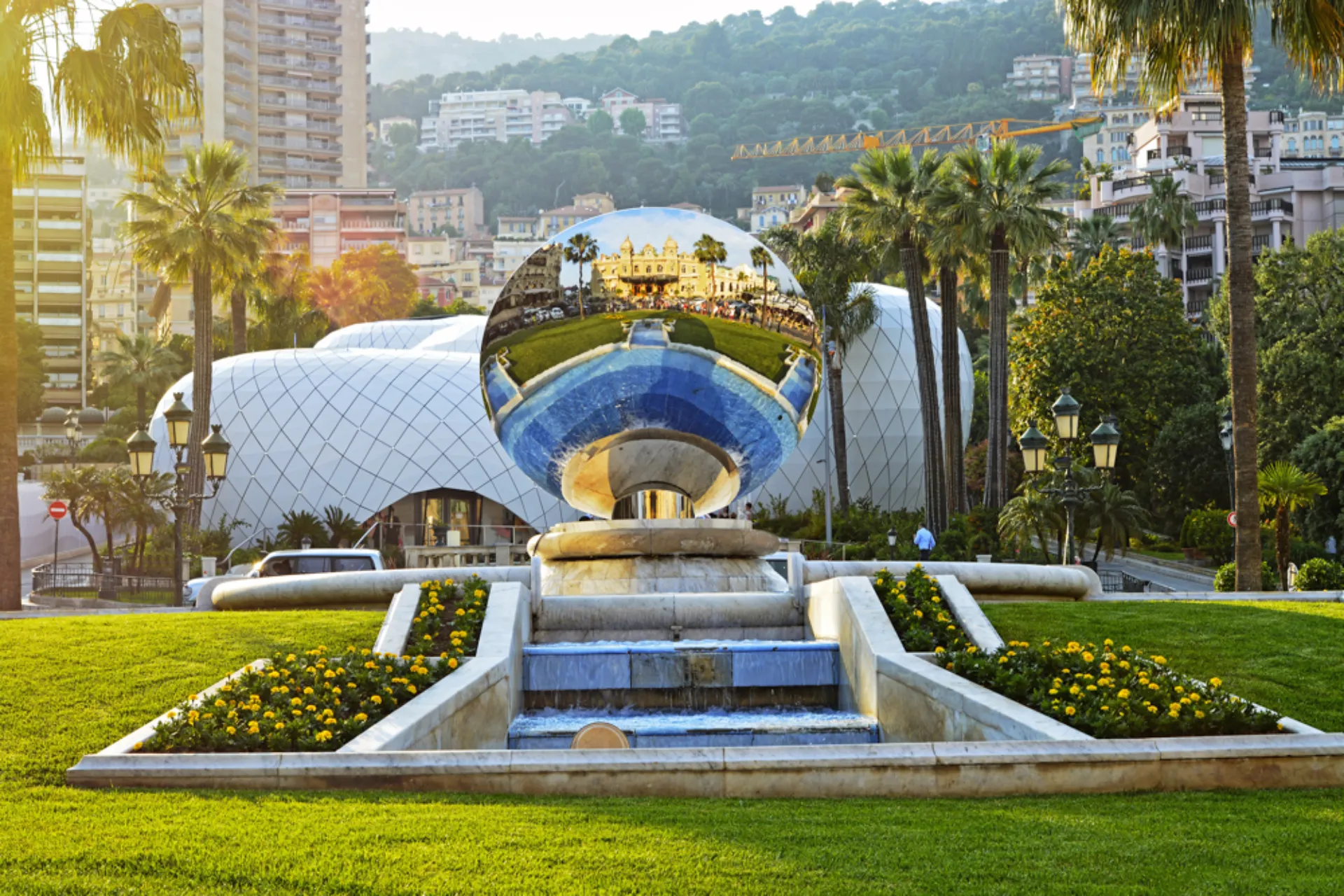 Sky Mirror w Monte Carlo – przed kasynem Casino de Monte-Carlo Sky Mirror w Monte Carlo – przed kasynem Casino de Monte-Carlo