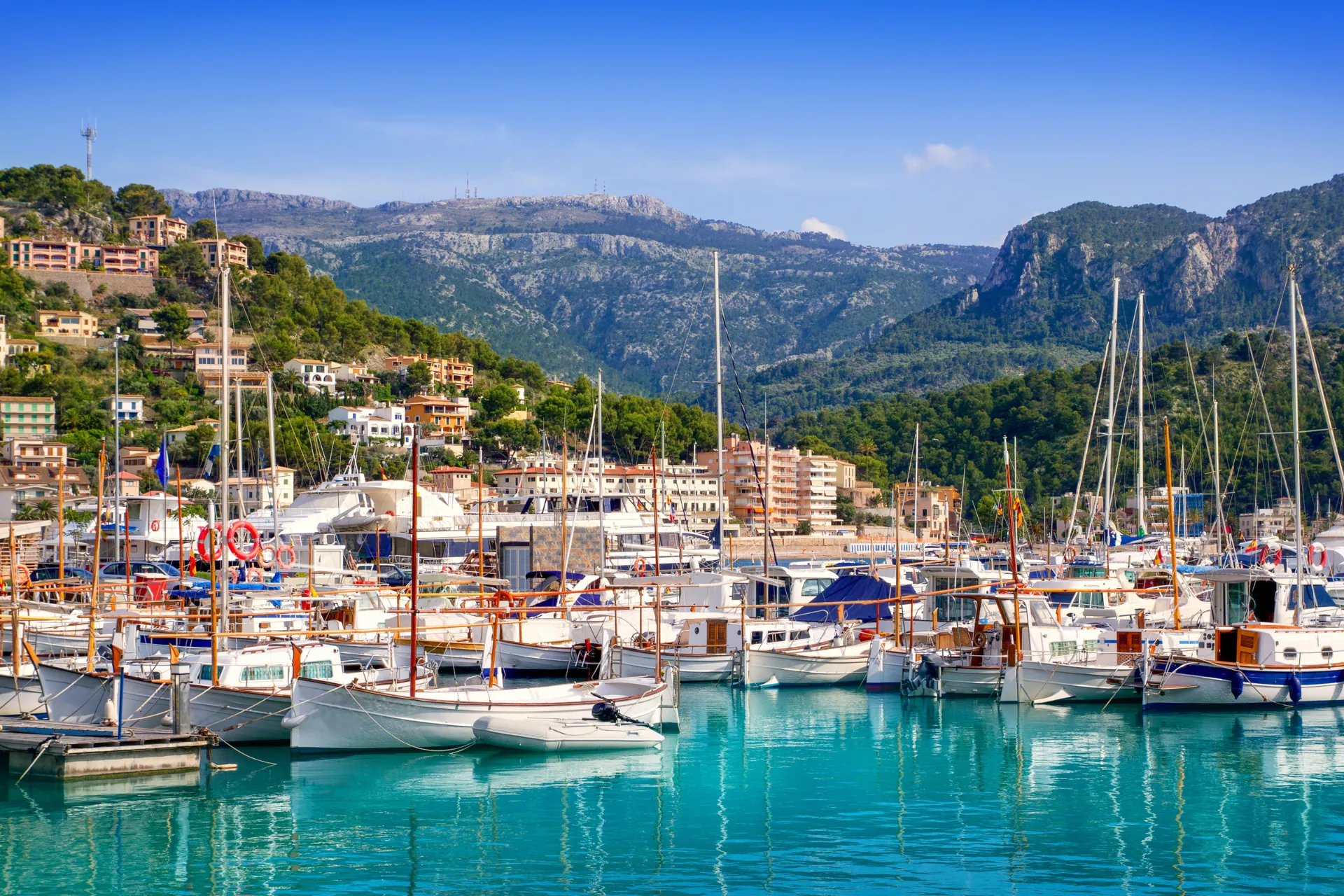 Marina w Port de Sóller Marina w Port de Sóller
