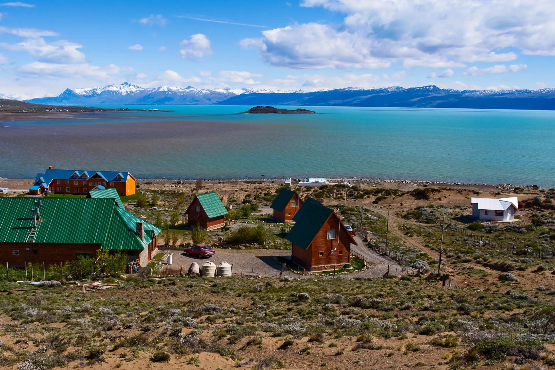 Widok na Lago Argentino w pobliżu El Calafate w Patagonii