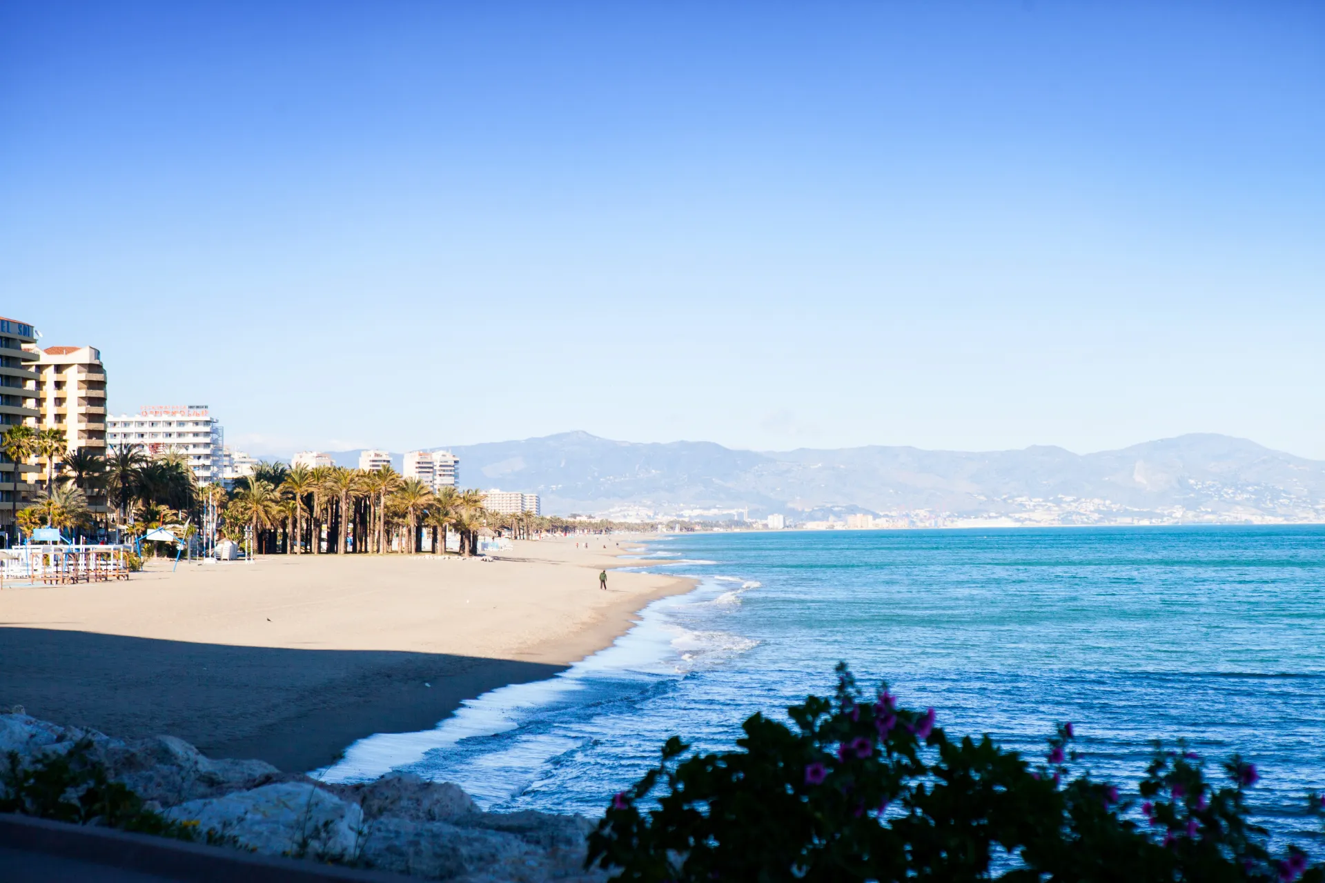 Szeroka plaża w Torremolinos Szeroka plaża w Torremolinos