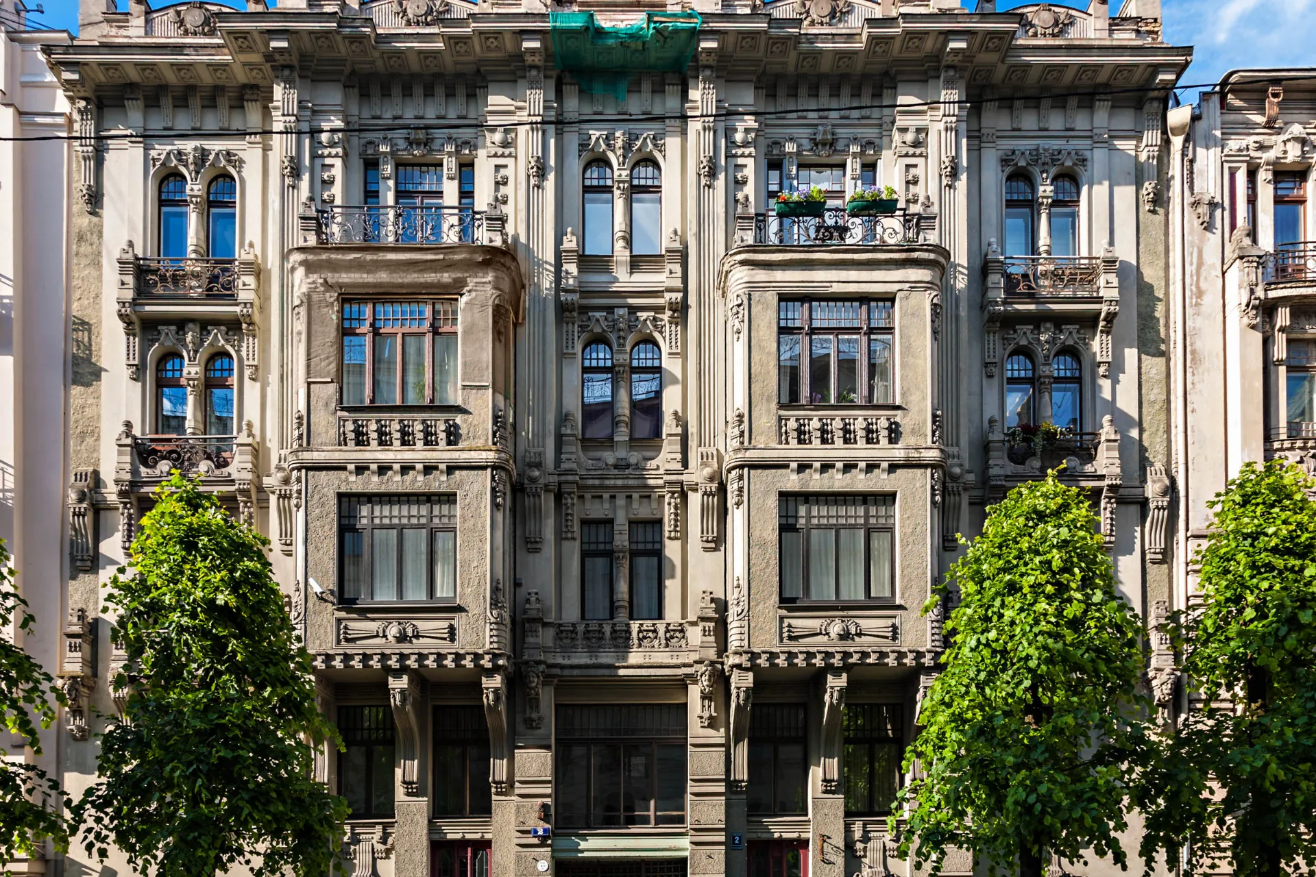 Budynek art nouveau w Rydze – charakterystyczny przykład słynnej secesyjnej architektury miasta Budynek art nouveau w Rydze – charakterystyczny przykład słynnej secesyjnej architektury miasta