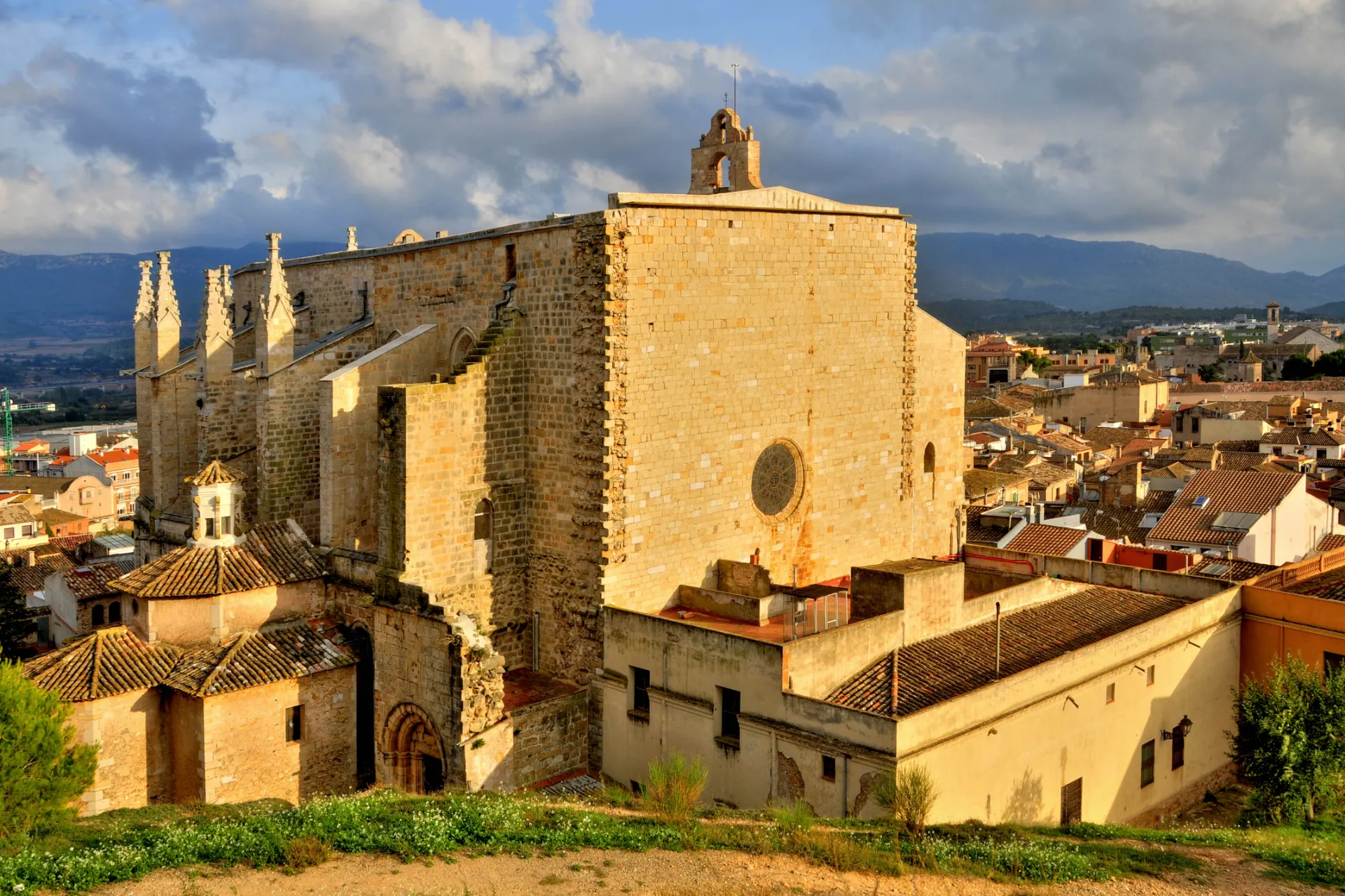 Kościół Santa Maria w średniowiecznym Montblanc Kościół Santa Maria w średniowiecznym Montblanc