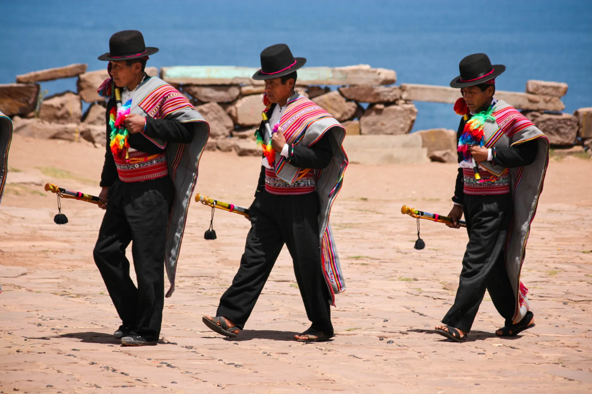 Folklor nad jeziorem Titicaca Folklor nad jeziorem Titicaca