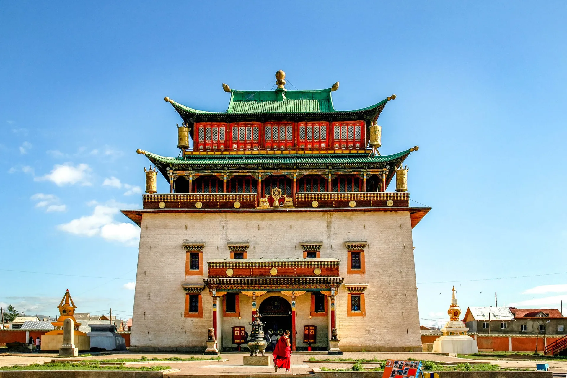 Klasztor Gandan w Ułan Bator – najważniejszy klasztor buddyjski w Mongolii Klasztor Gandan w Ułan Bator – najważniejszy klasztor buddyjski w Mongolii