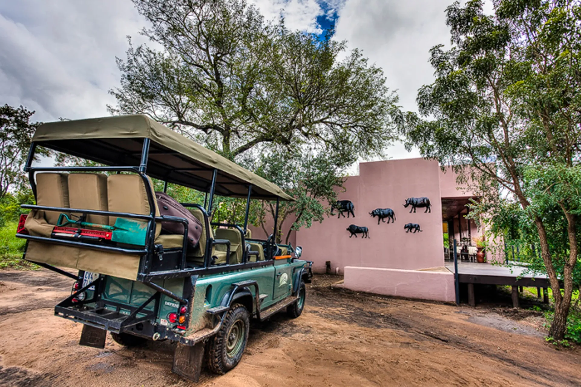 Wejście do Mantobeni Honeyguide Camp