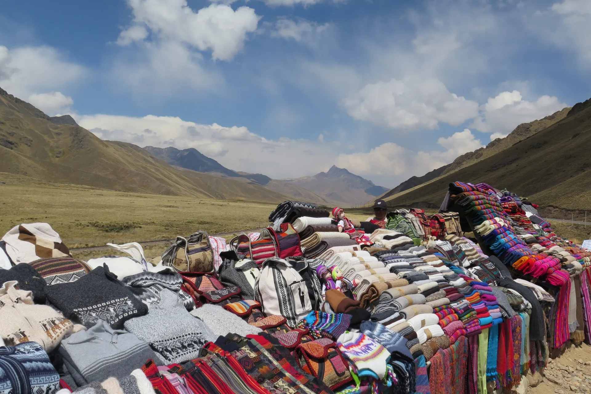 Ręcznie robione tkaniny i dzianiny z wełny lamy