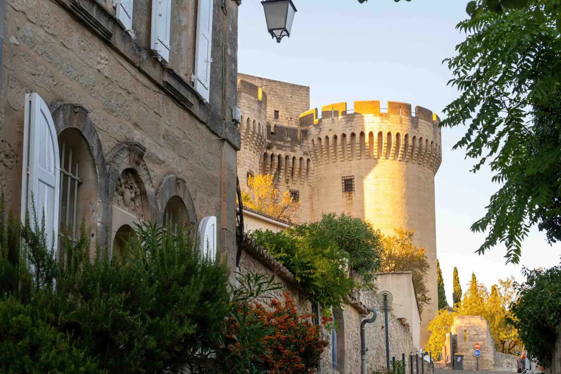 Château de Tarascon to jeden z najlepiej zachowanych średniowiecznych zamków we Francji