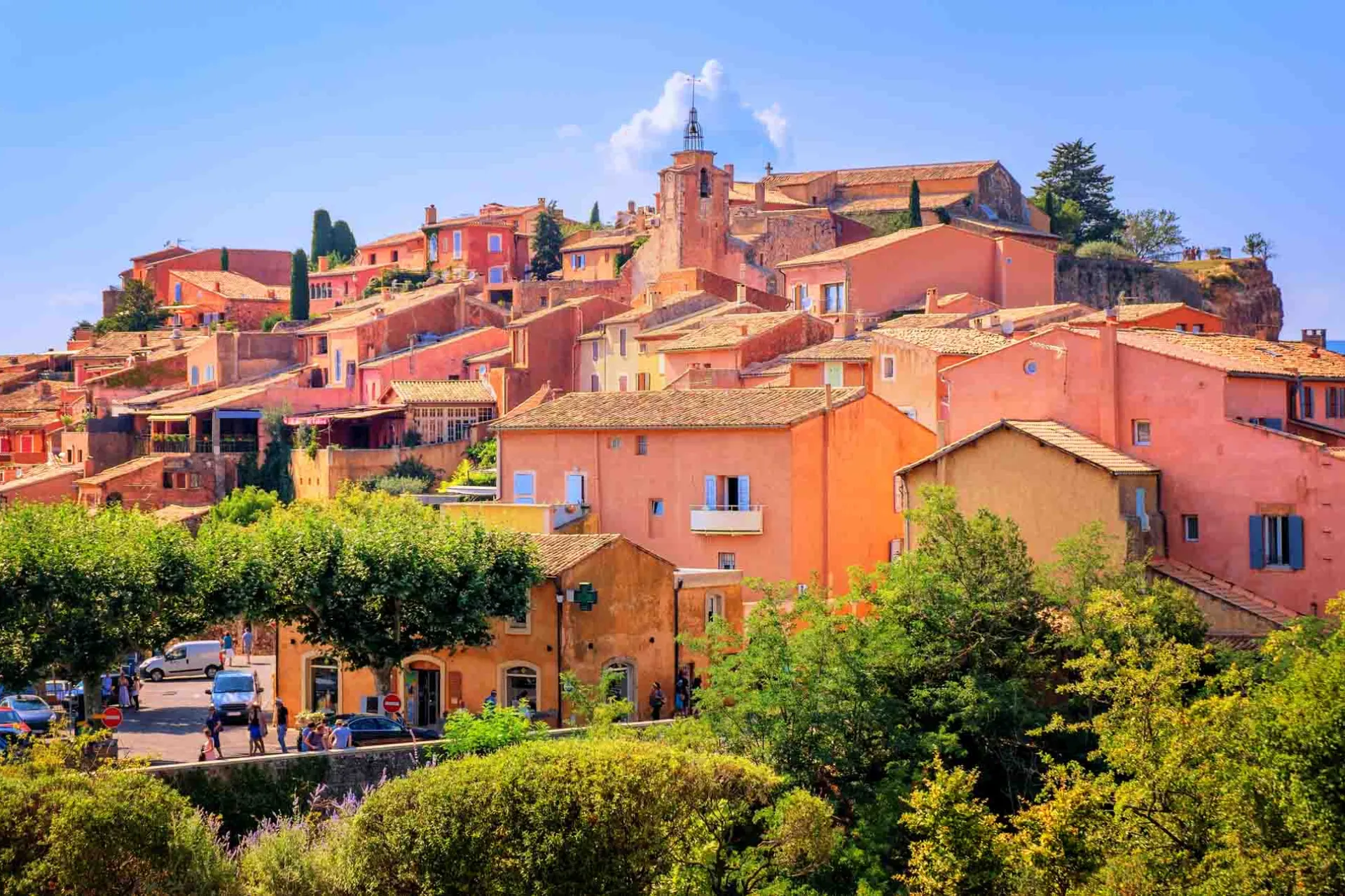 Roussillon – znane jako jedna z „najpiękniejszych wiosek Francji” (Les Plus Beaux Villages de France)