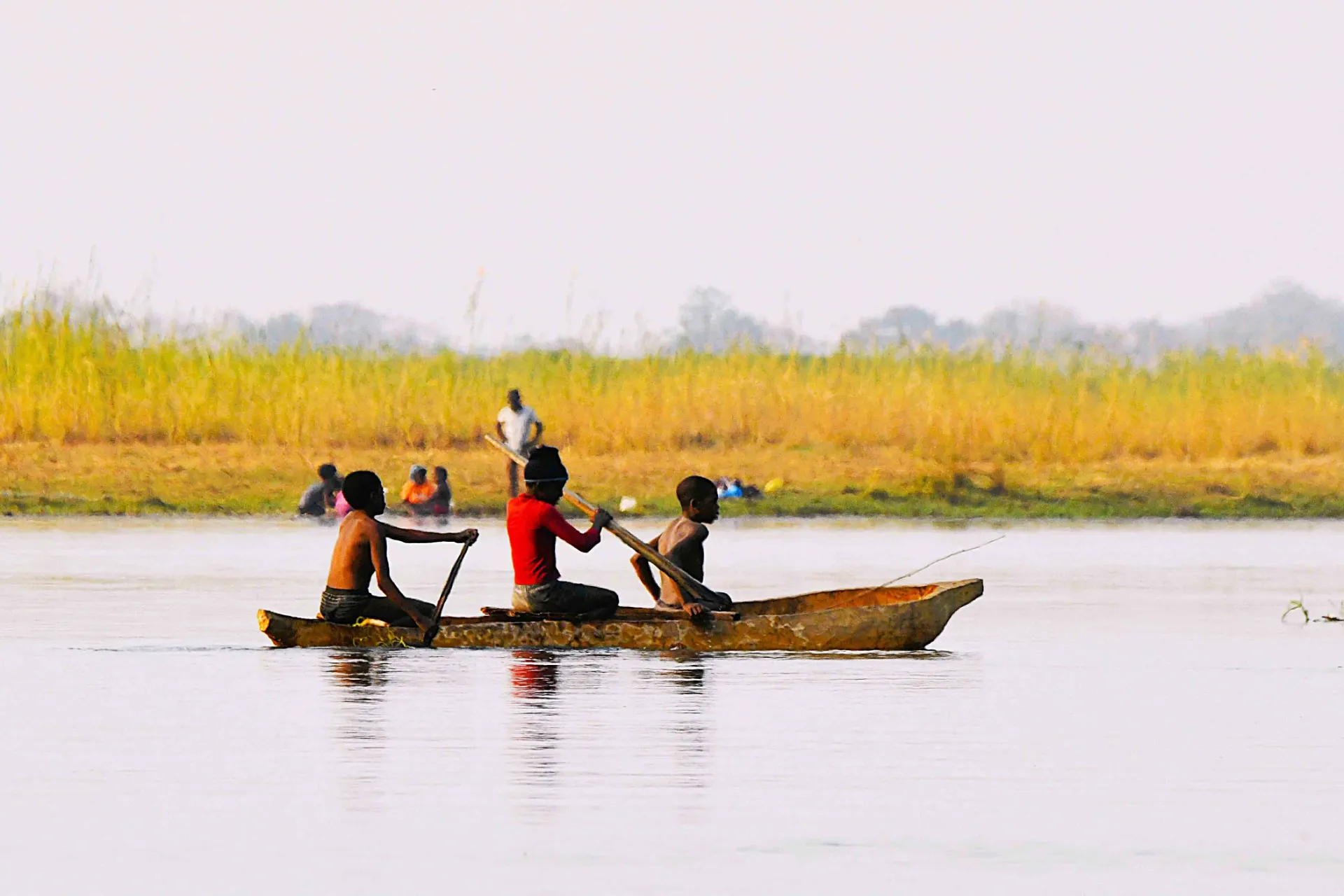 Rejs łodzią wykutą w pniu drzewa Rejs łodzią wykutą w pniu drzewa