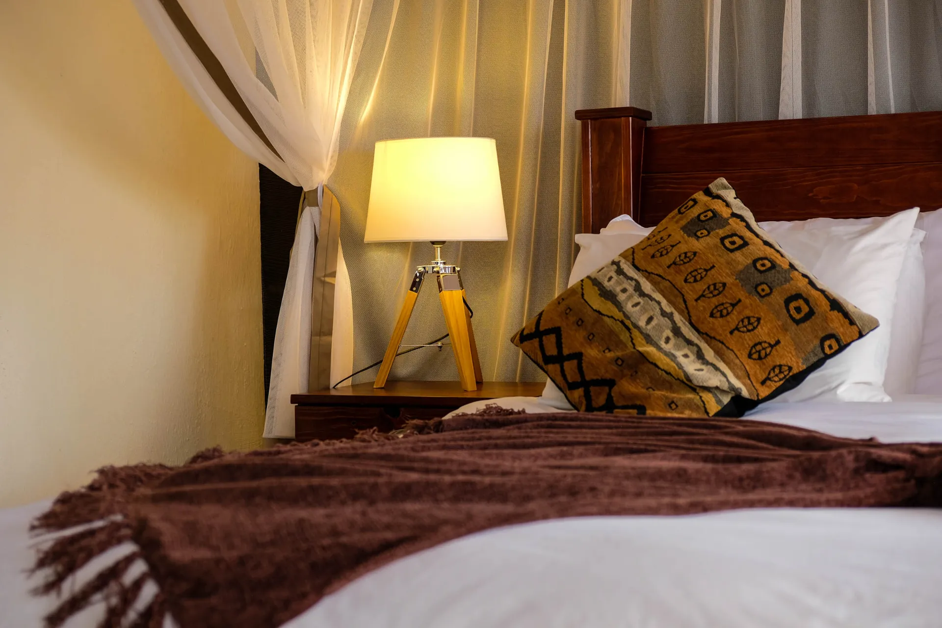 Detal z sypialni w namiocie