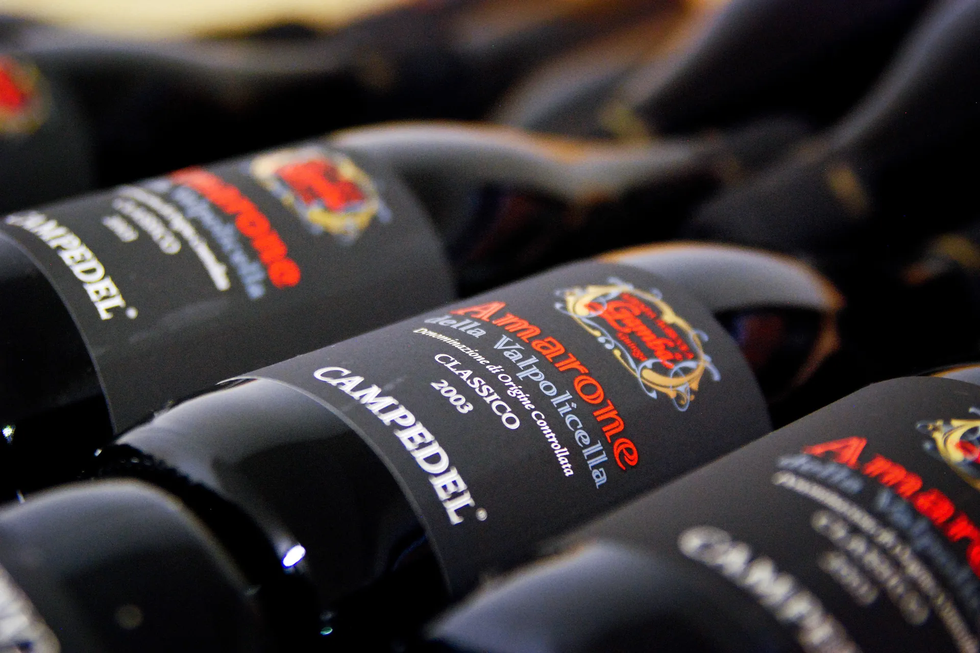 Słynne wino Amarone produkowane jest w pobliżu Werony Słynne wino Amarone produkowane jest w pobliżu Werony