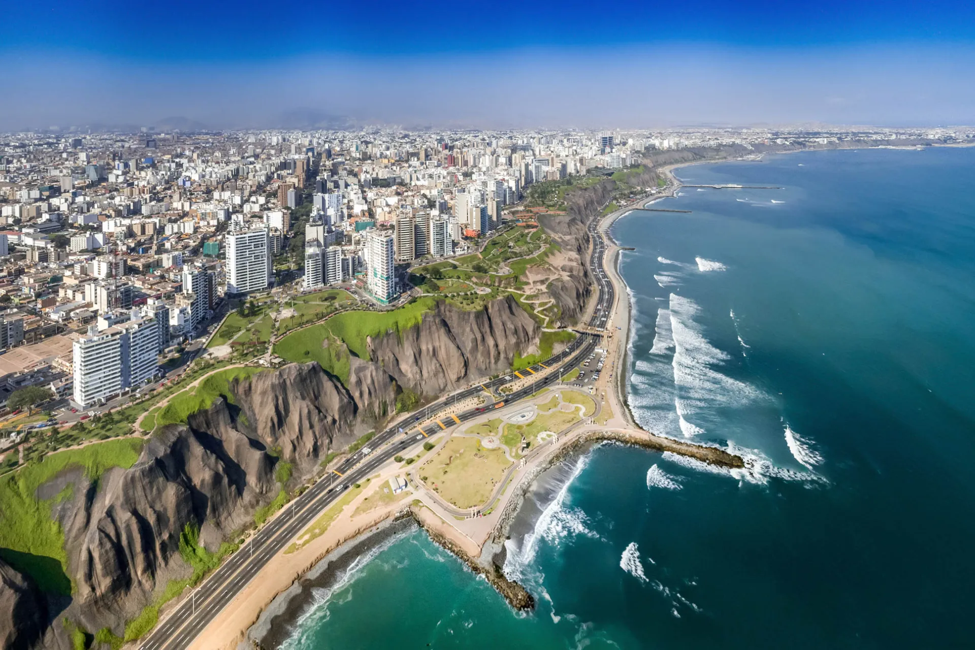 Linia brzegowa Limy z dzielnicą Miraflores Linia brzegowa Limy z dzielnicą Miraflores