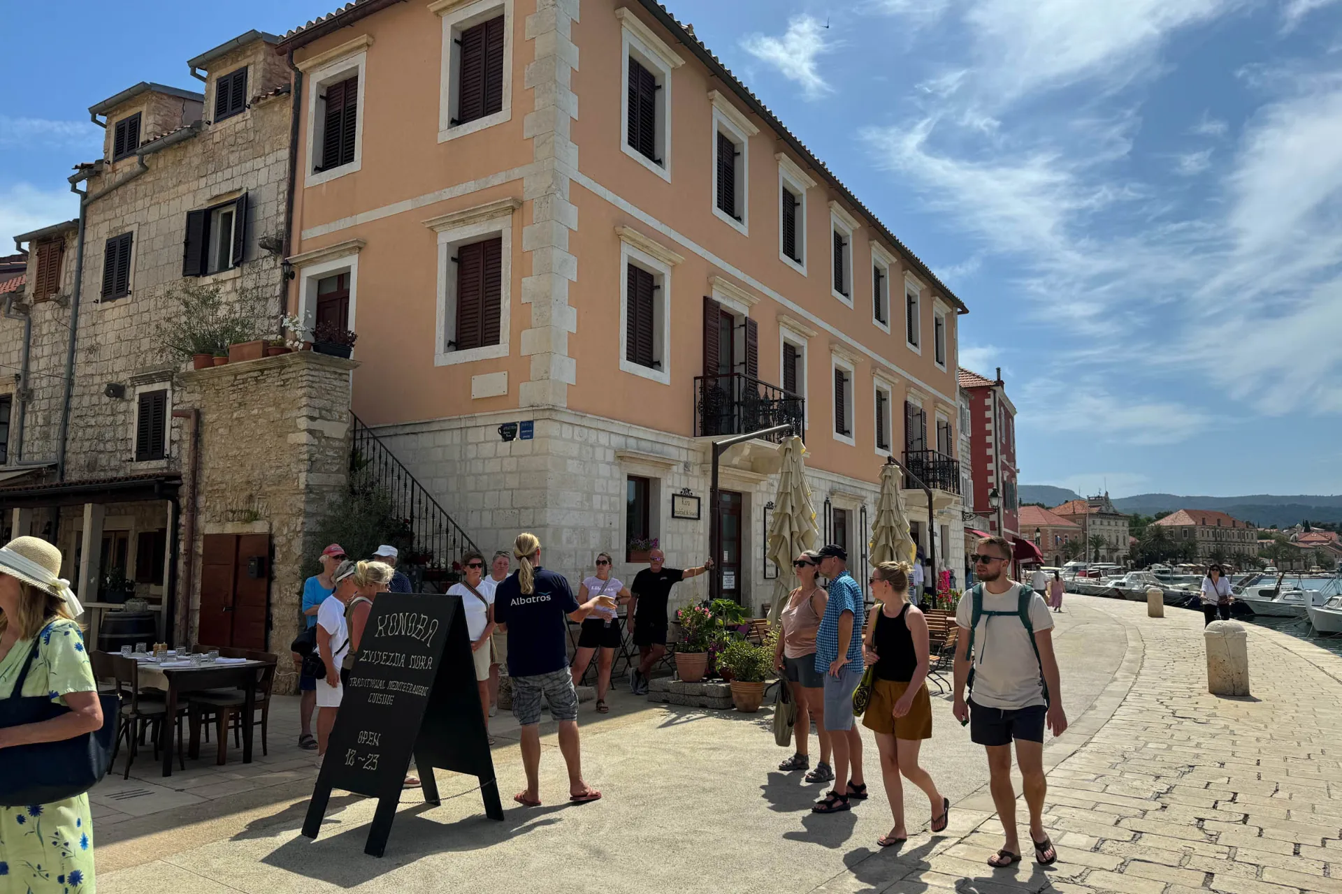 Przewodnik rysuje i opowiada Przewodnik rysuje i opowiada