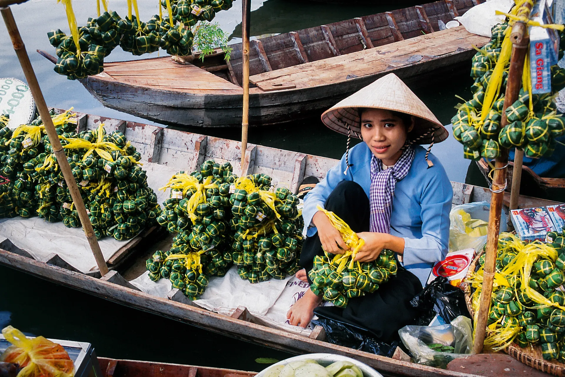 Delta Mekongu słynie z pływających targów Delta Mekongu słynie z pływających targów