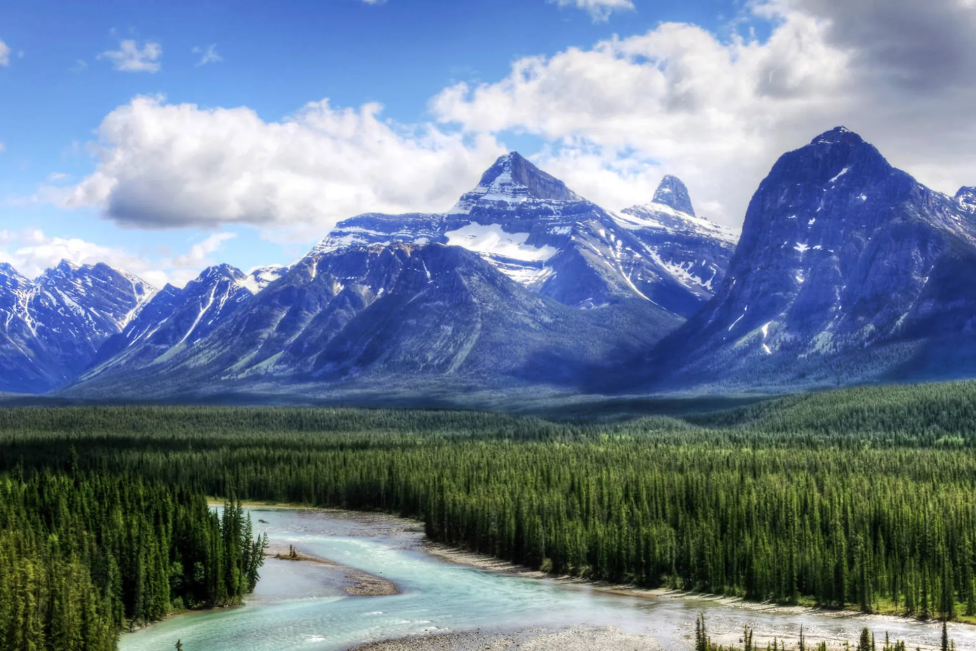 Krajobraz górski w Parku Narodowym Jasper, Alberta Krajobraz górski w Parku Narodowym Jasper, Alberta