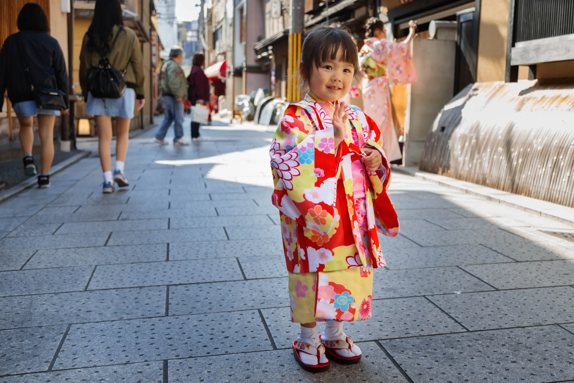 Urocza dziewczyna w kimonie w Kioto Urocza dziewczyna w kimonie w Kioto