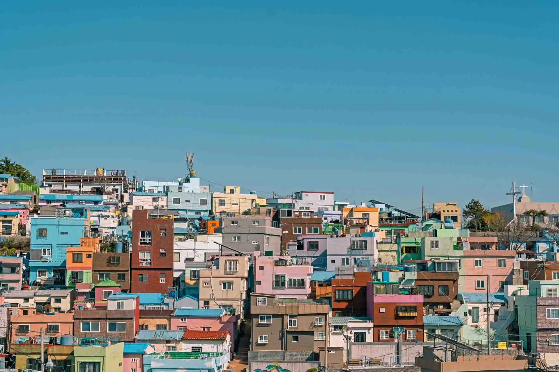 Wioska kulturowa Gamcheon w Busan – kolorowa dzielnica górska znana ze sztuki, malowideł ściennych i wąskich uliczek