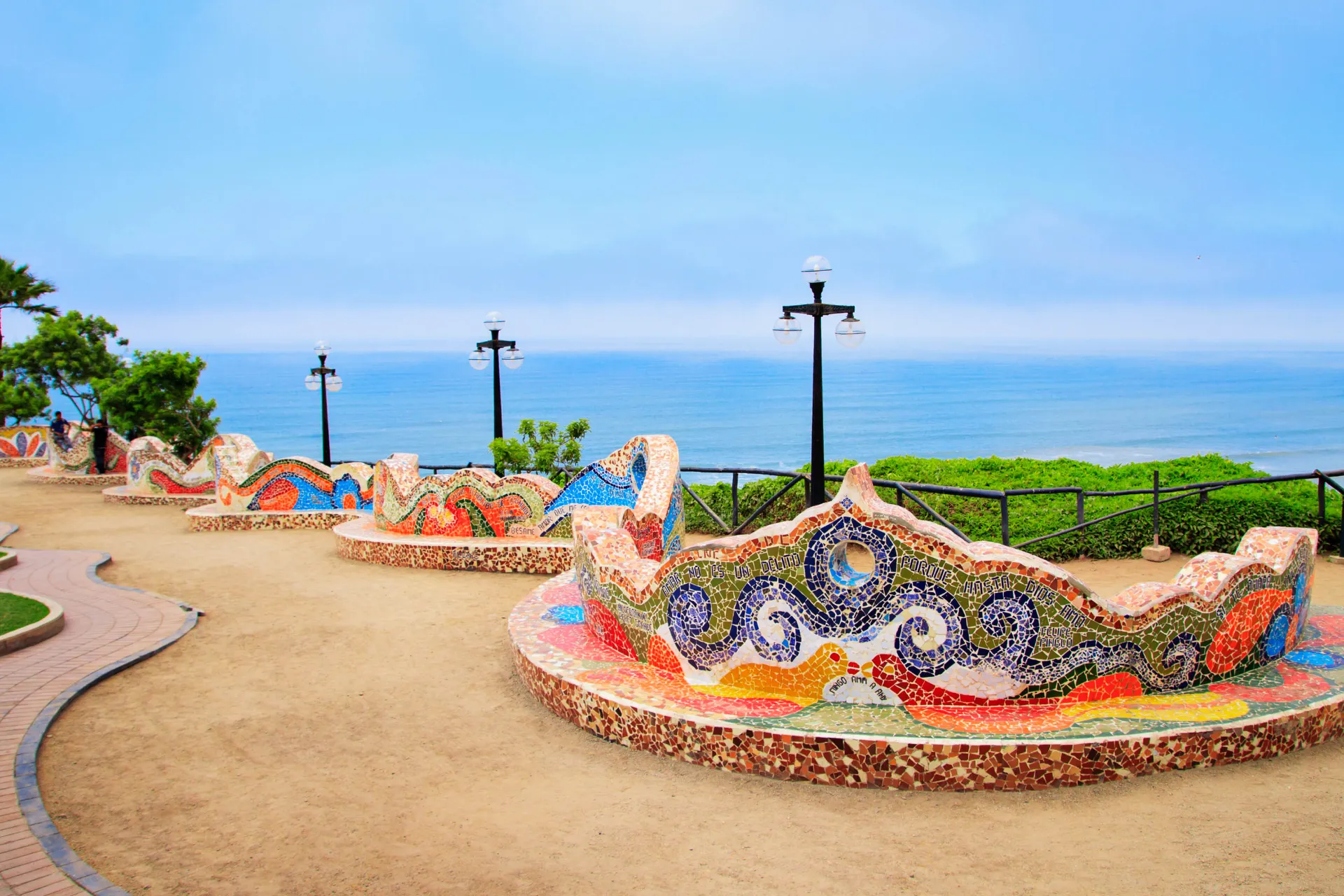 Parque del Amor w Miraflores, Lima, z widokiem na Ocean Spokojny Parque del Amor w Miraflores, Lima, z widokiem na Ocean Spokojny