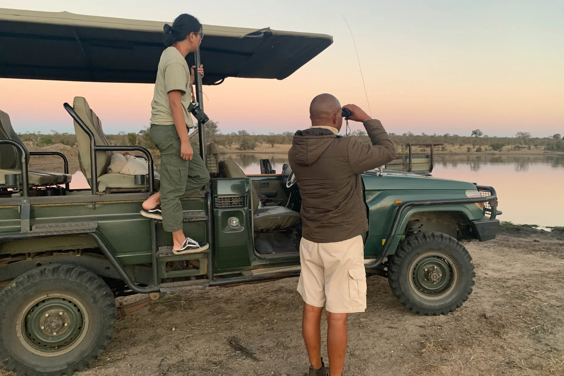 Lornetka to świetna rzecz na safari