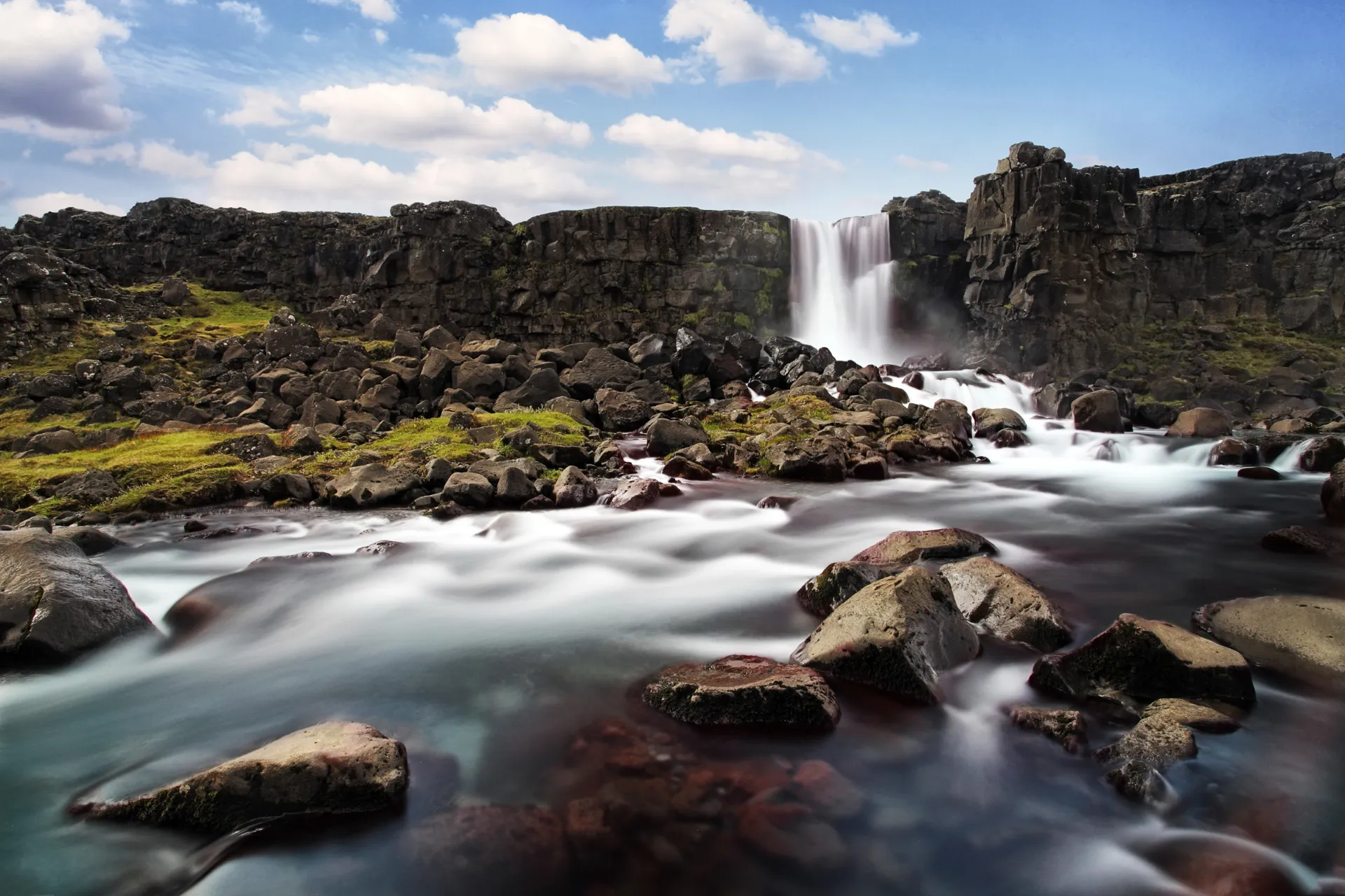 Przy Þingvellir (Thingvellir) Przy Þingvellir (Thingvellir)