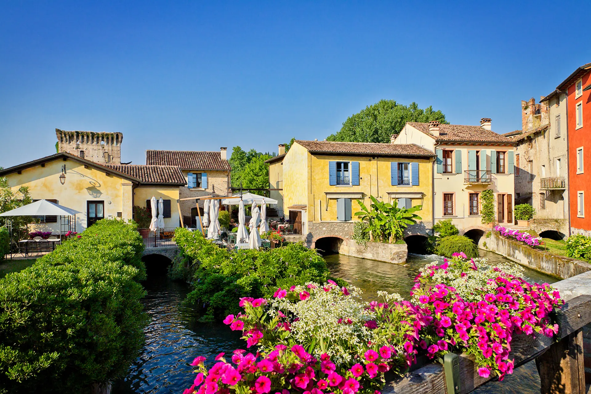 Borghetto to jedno z najbardziej uroczych miasteczek we Włoszech Borghetto to jedno z najbardziej uroczych miasteczek we Włoszech