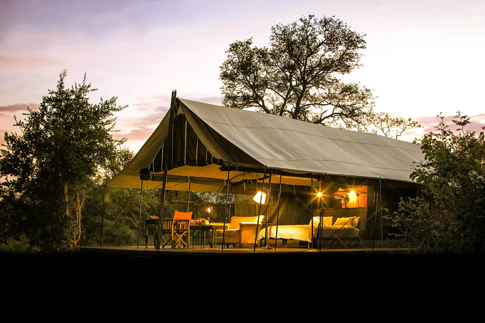 Wieczorny nastrój w namiocie Wieczorny nastrój w namiocie