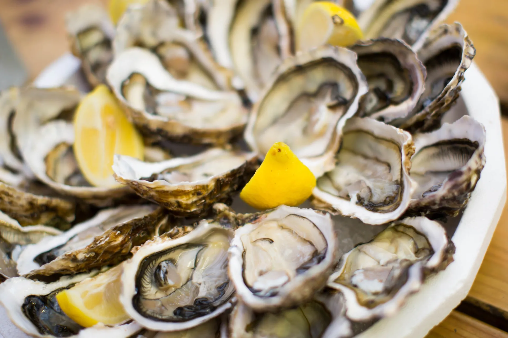 Jedzenie ostryg to jak pocałunek od morza Jedzenie ostryg to jak pocałunek od morza