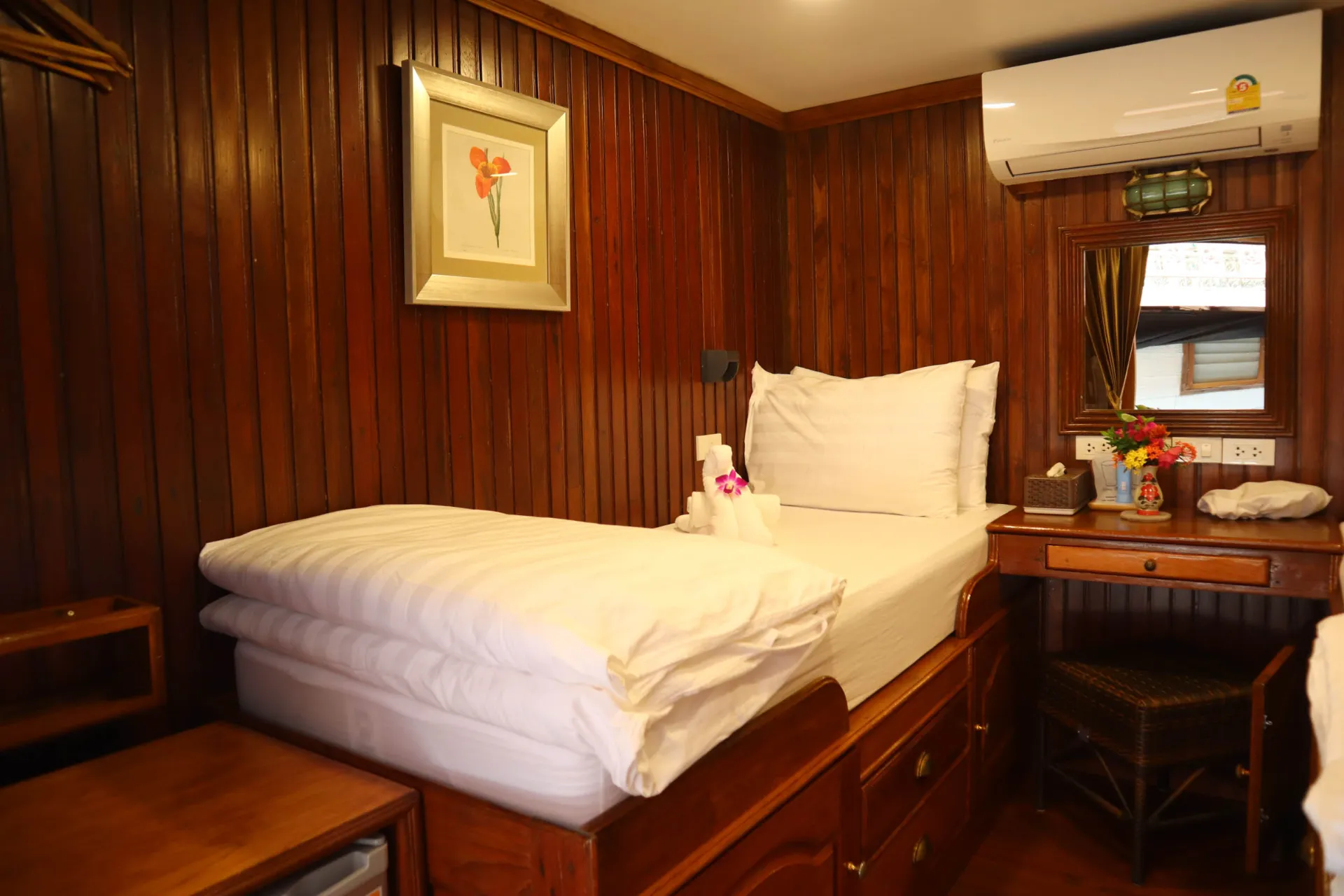 Kabina z dwoma łóżkami i klimatyzacją