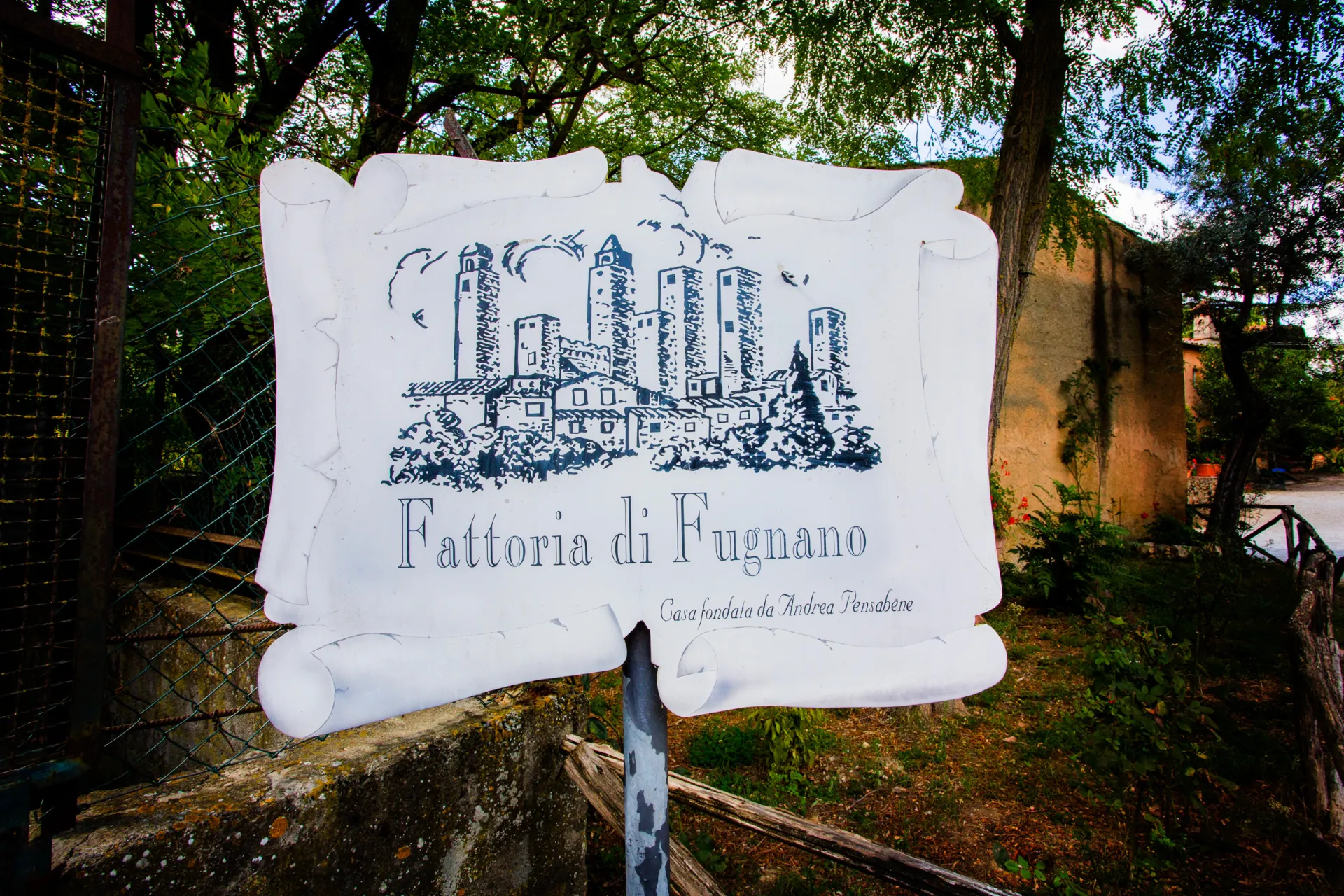 Przy wejściu do Fattoria Di Fugnano Przy wejściu do Fattoria Di Fugnano