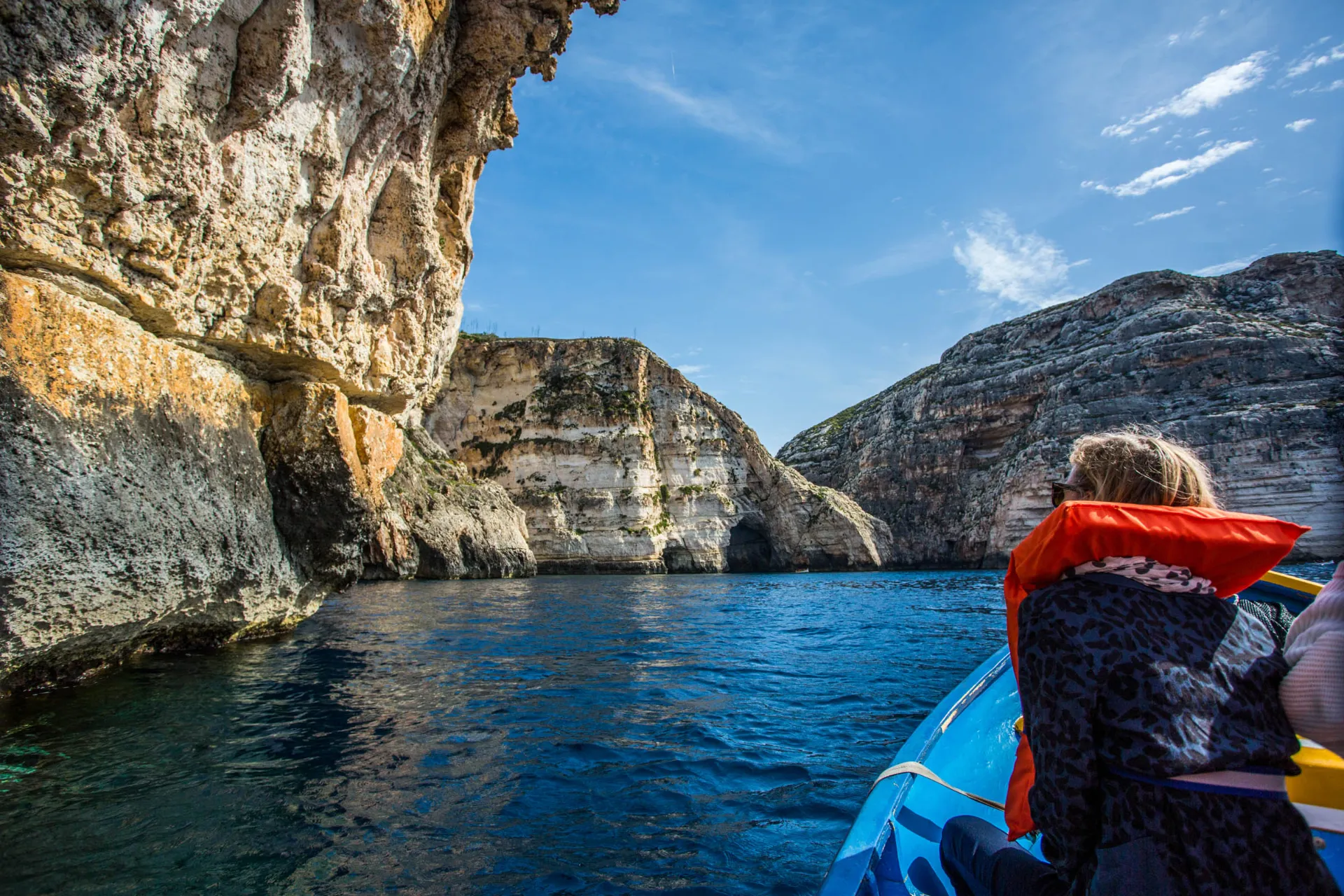 Rejs łodzią przy Blue Grotto Rejs łodzią przy Blue Grotto
