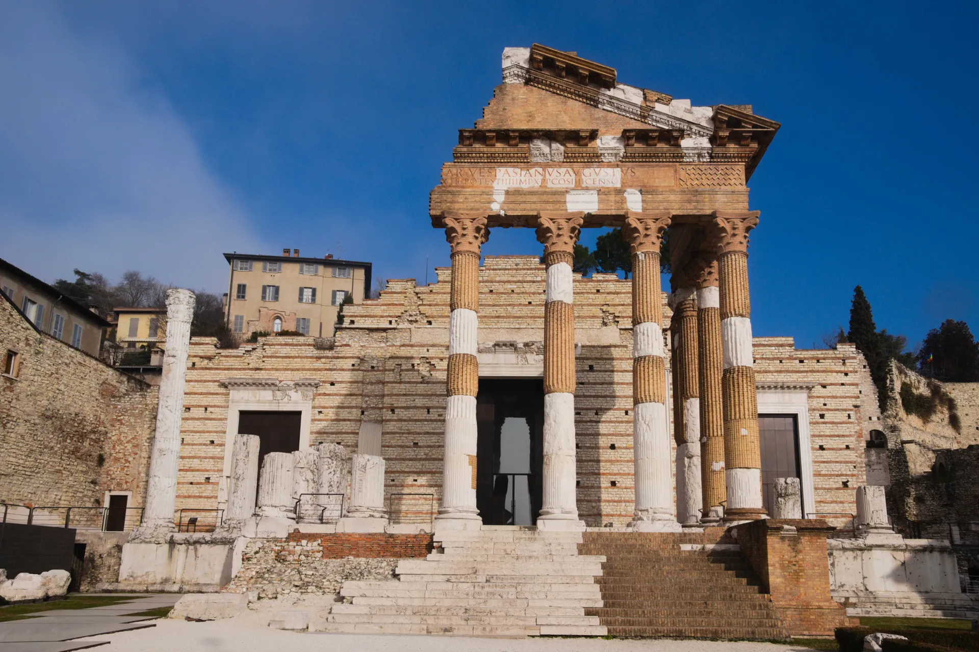 Świątynia Kapitolińska w Brescii - zbudowana w 73 roku n.e. Świątynia Kapitolińska w Brescii - zbudowana w 73 roku n.e.