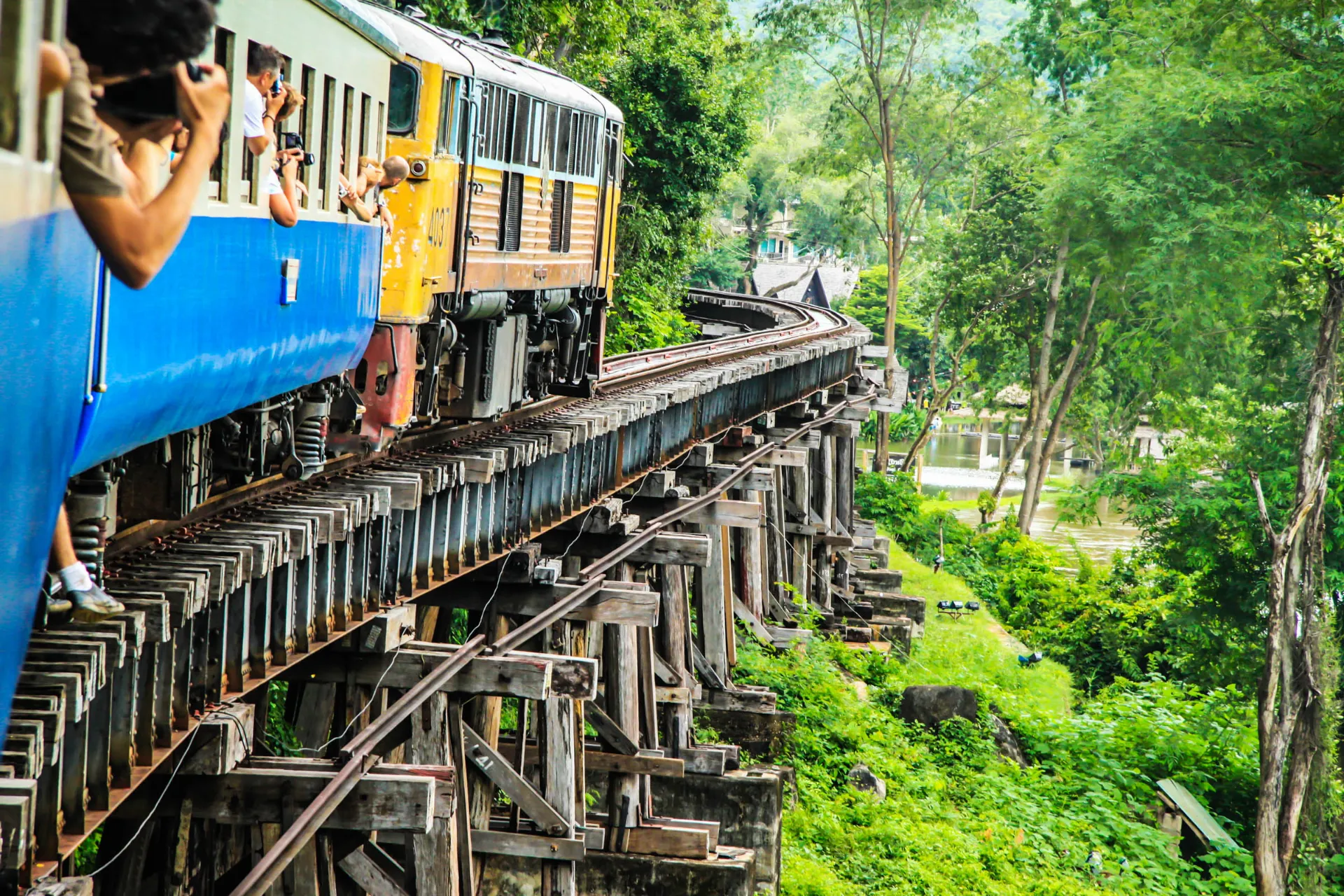 "Kolej Śmierci" zbudowana przez robotników przymusowych i japońskich jeńców "Kolej Śmierci" zbudowana przez robotników przymusowych i japońskich jeńców