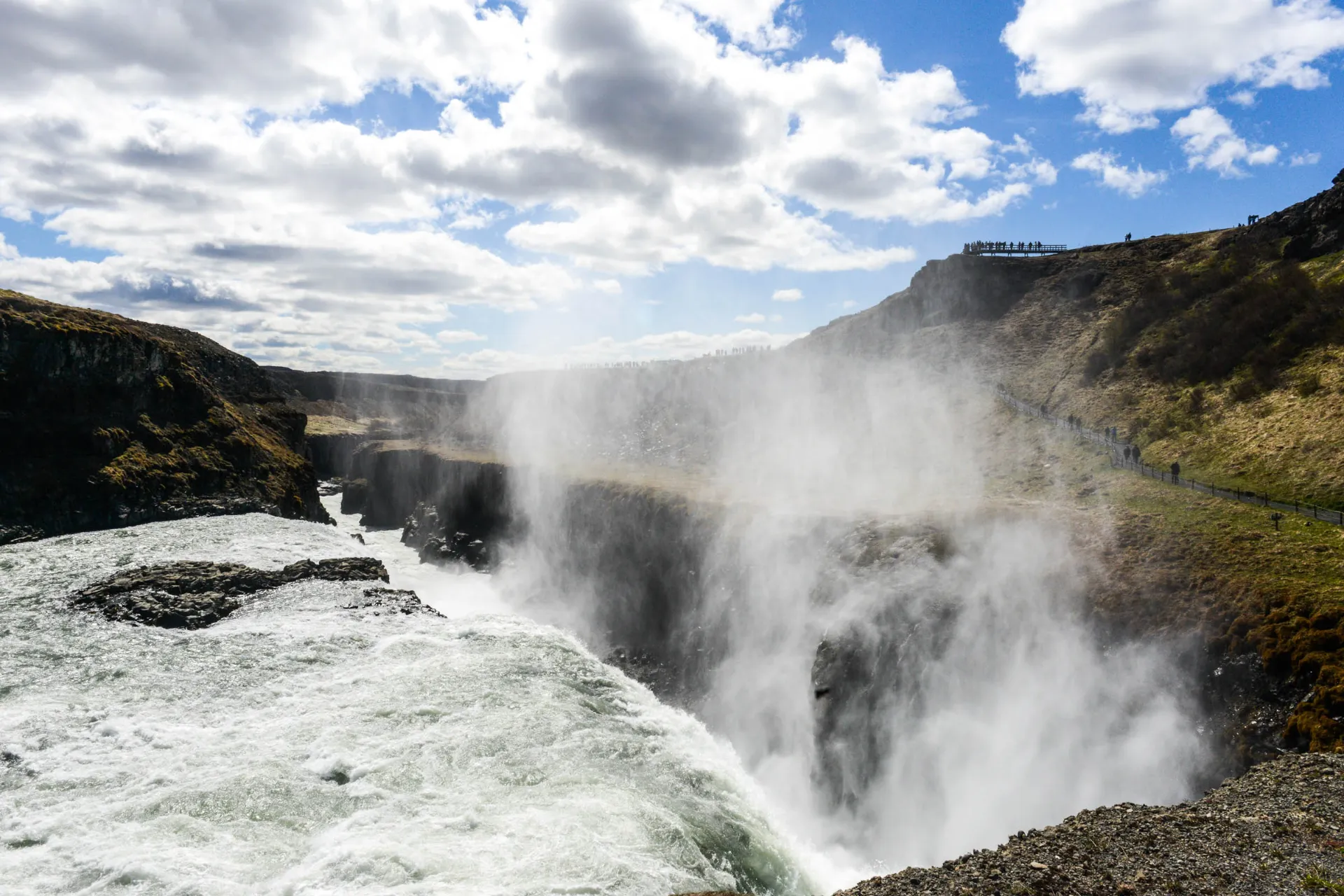 Wodospad Gullfoss to największa atrakcja Islandii Wodospad Gullfoss to największa atrakcja Islandii