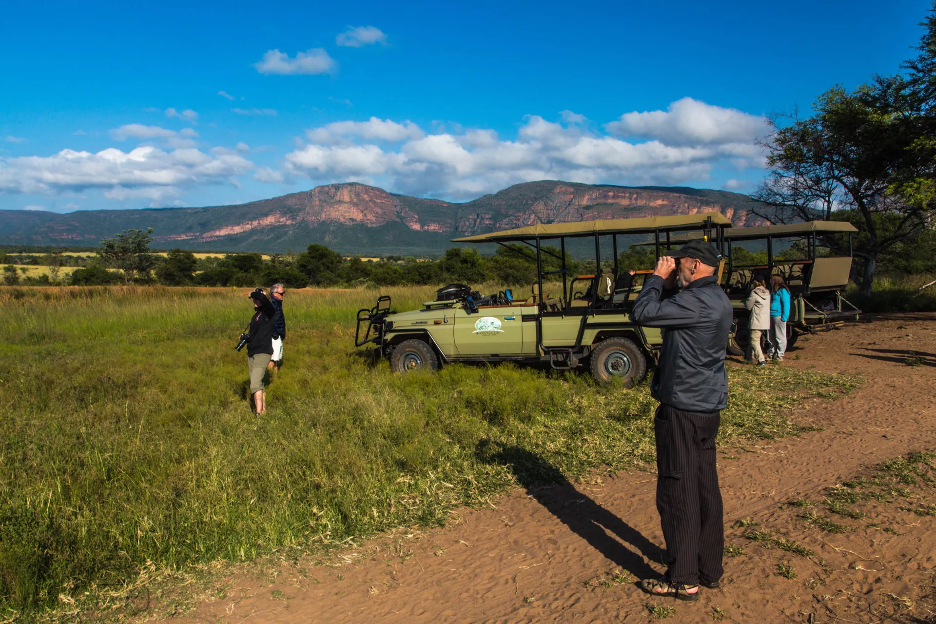 Obserwacja przez lornetkę Obserwacja przez lornetkę