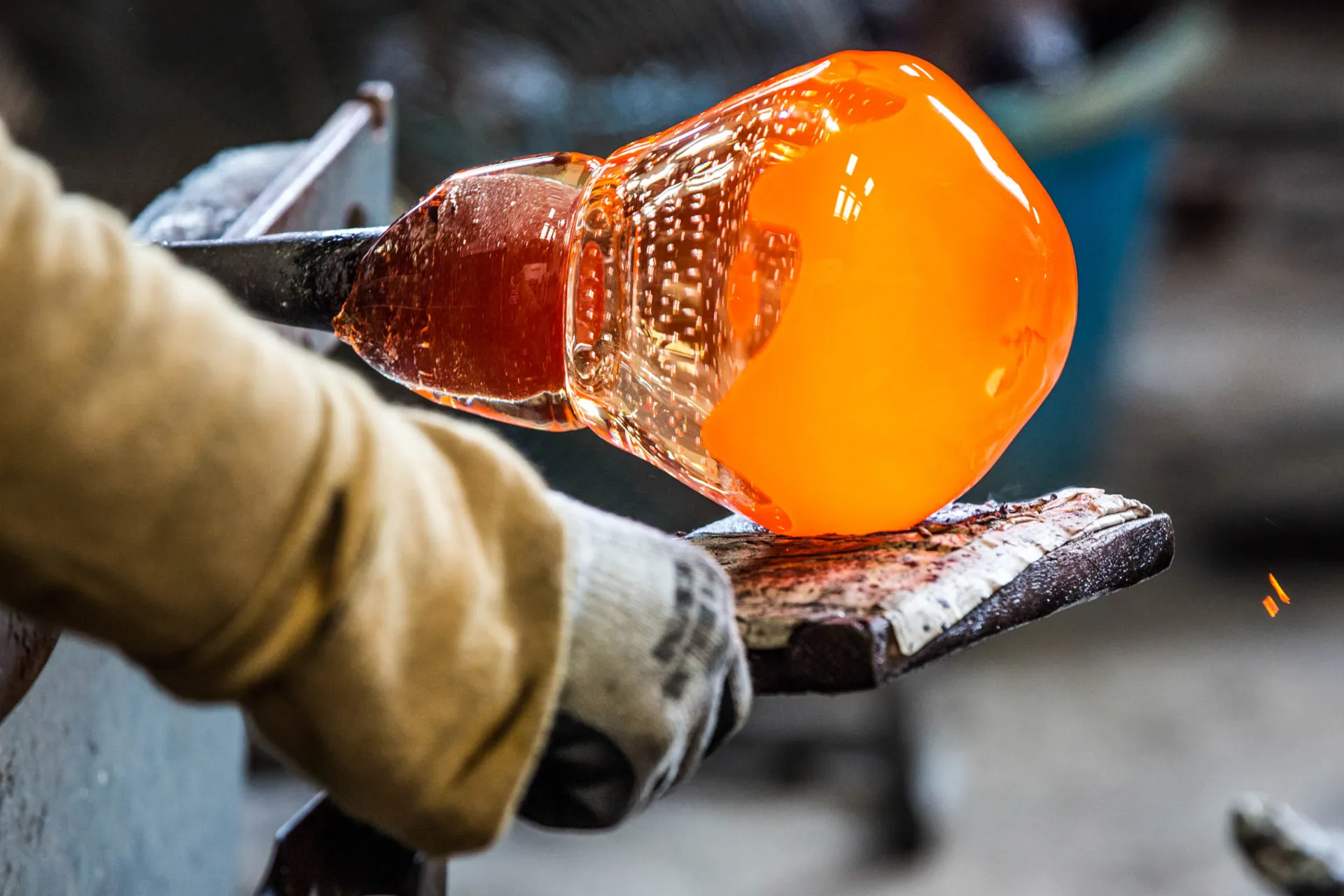 Hutnictwo szkła w Ta’ Qali Crafts Village Hutnictwo szkła w Ta’ Qali Crafts Village