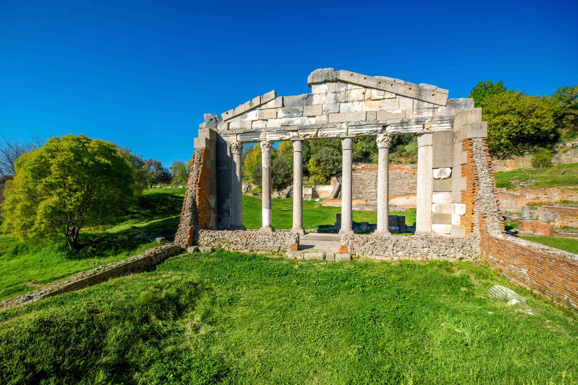 Apollonia, Albania – starożytne ruiny greckiej kolonii Apollonia, Albania – starożytne ruiny greckiej kolonii