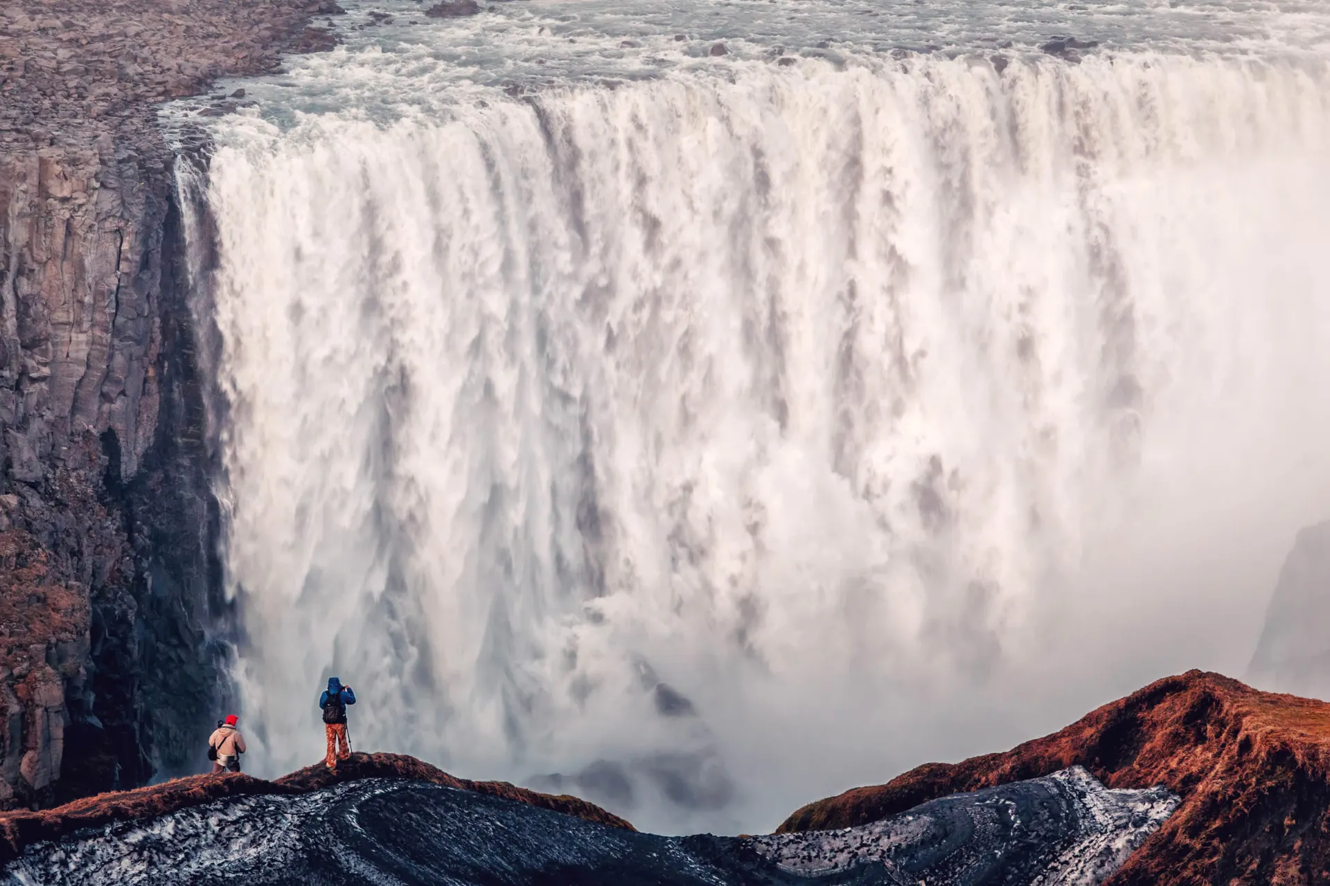 Uważa się, że Dettifoss to najbardziej potężny wodospad w Europie Uważa się, że Dettifoss to najbardziej potężny wodospad w Europie