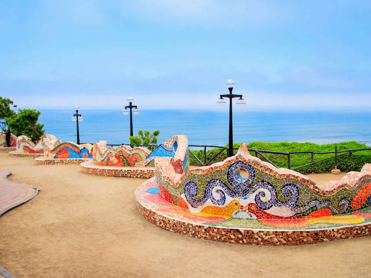 Parque del Amor w Miraflores, Lima, z widokiem na Ocean Spokojny