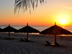 Ciesz się idyllicznym zachodem słońca Ciesz się idyllicznym zachodem słońca