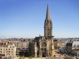 Miasto Caen leży nad rzeką Orne Miasto Caen leży nad rzeką Orne