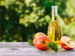 Cydr z Devon i Somerset – świeżo tłoczony jabłecznik, znany ze swojego unikalnego smaku i tradycji Cydr z Devon i Somerset – świeżo tłoczony jabłecznik, znany ze swojego unikalnego smaku i tradycji