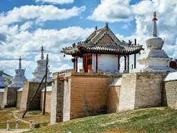 Klasztor Erdene Zuu w Karakorum, Mongolia – najstarszy klasztor buddyjski w kraju