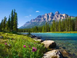 Castle Mountain w Parku Narodowym Banff, Alberta, Kanada Castle Mountain w Parku Narodowym Banff, Alberta, Kanada