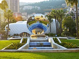 Sky Mirror w Monte Carlo – przed kasynem Casino de Monte-Carlo Sky Mirror w Monte Carlo – przed kasynem Casino de Monte-Carlo