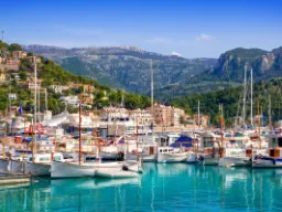 Marina w Port de Sóller Marina w Port de Sóller