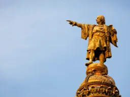 Pomnik Kolumba na końcu Rambli Pomnik Kolumba na końcu Rambli