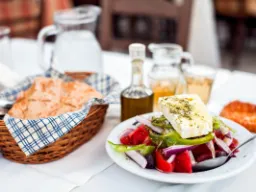 Oczywiście spróbujemy greckiej fety Oczywiście spróbujemy greckiej fety